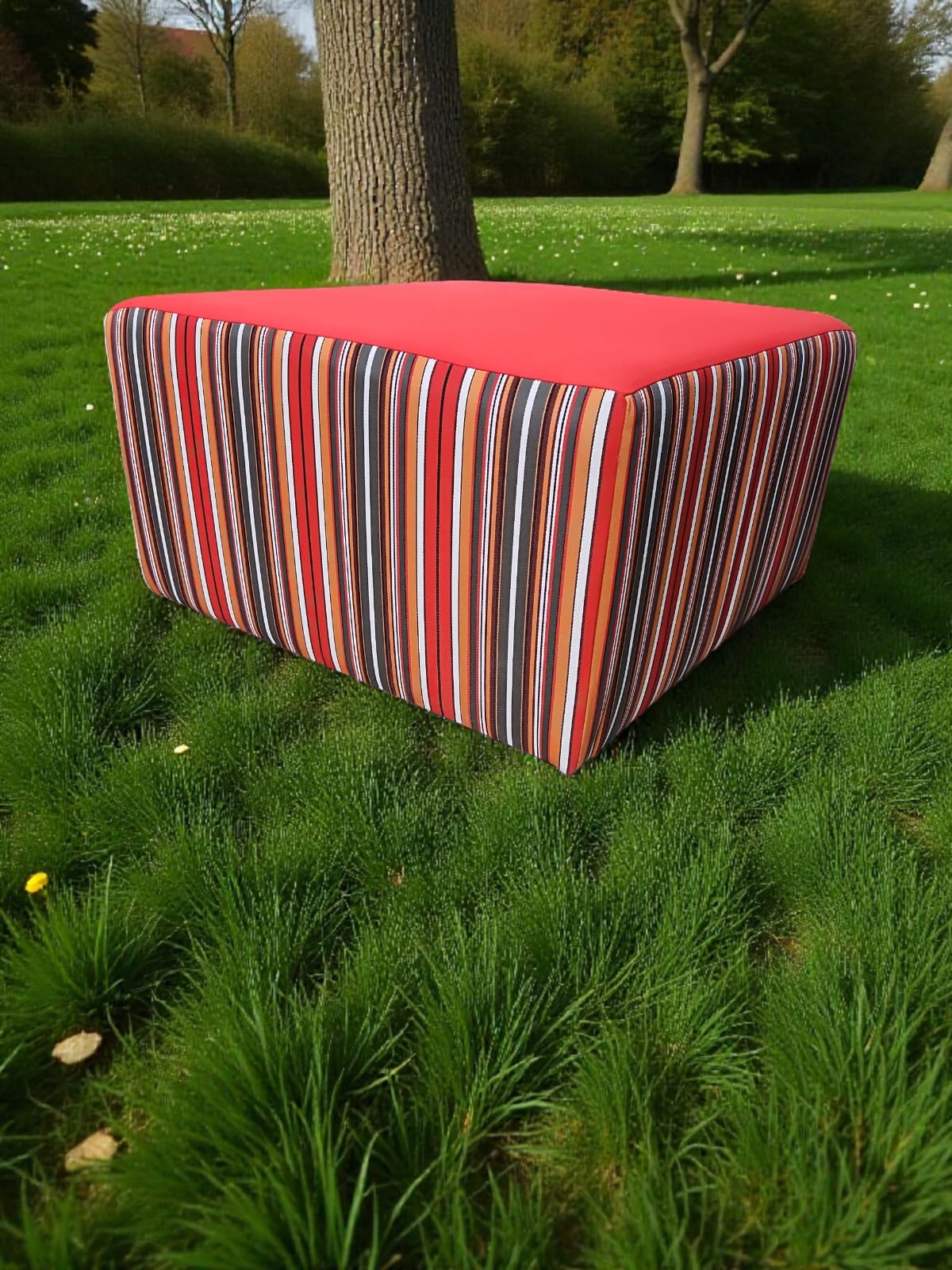 Hocker Antiqua red 1 Hocker Antiqua red